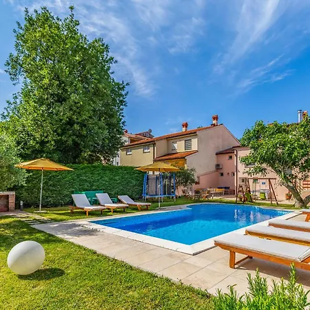 Tatil Evi Stunning In Pula